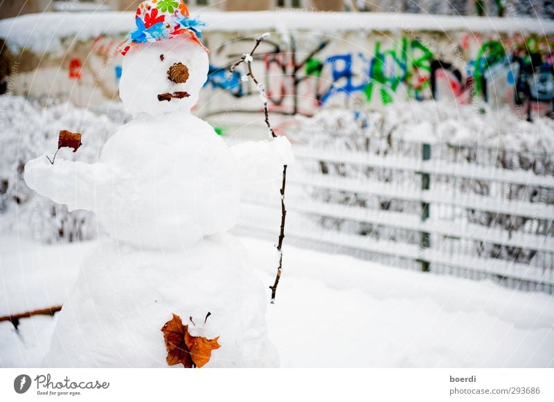 my ... Snow... man. Winter Work of art Garden Park Town Places Playground Graffiti Stand Sadness Wait Exceptional Multicoloured White Unwavering Loneliness