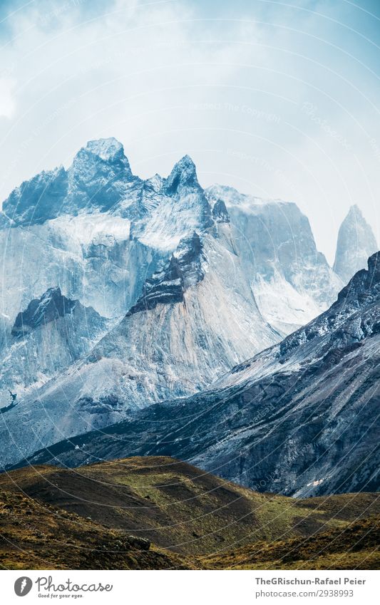 Torres del Paine - NP Environment Nature Landscape Blue Mountain Patagonia Chile Travel photography Wind National Park Passion Discover Walking los cuernos