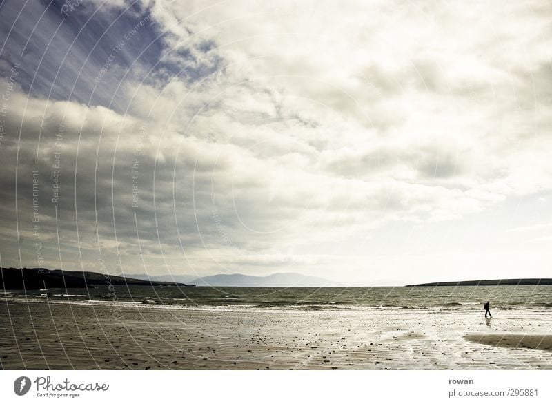 beach walker Human being 1 Water Sky Clouds Weather Beautiful weather Wind Thunder and lightning Waves Coast Beach Ocean Infinity Cold Wet Wild Beginning