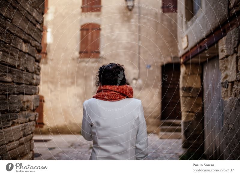 Woman walking in streets Provence Lifestyle Vacation & Travel Tourism Trip Human being Feminine Young woman Youth (Young adults) 1 18 - 30 years Adults France