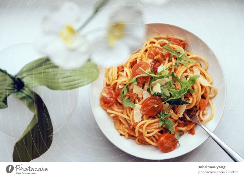 Pasta Food Dough Baked goods Nutrition Lunch Vegetarian diet Italian Food Plate Fork Lifestyle Healthy Eating Wellness Living or residing Restaurant Club Disco