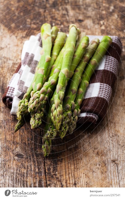 tasty stalk Vegetable Organic produce Vegetarian diet Good Asparagus Green green asparagus Raw Dish towel Wooden board Rustic Stalk spring vegetables Spring