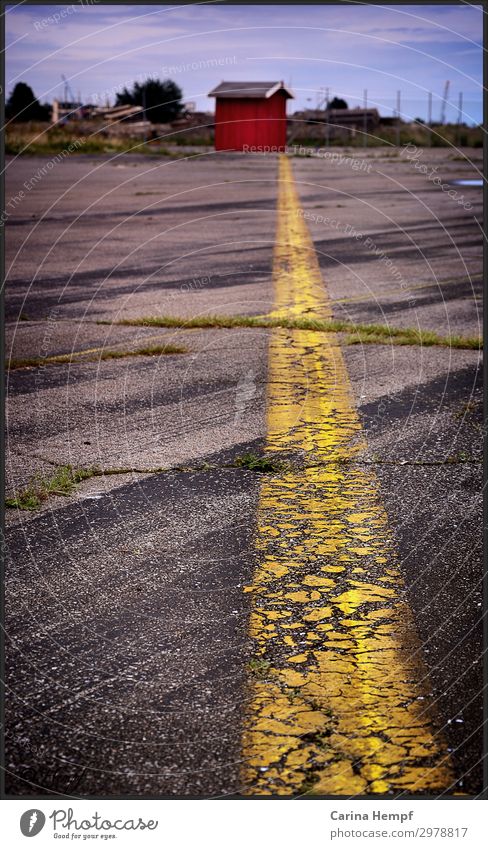 the line Living or residing Flat (apartment) House (Residential Structure) Dream house Airport Building Street Line Stripe Movement Blue Yellow Red Success