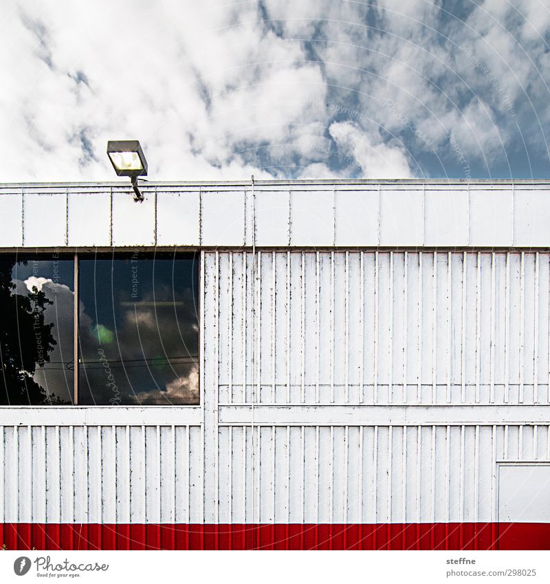 Lights, camera, action! eugene USA Town Industrial plant Lantern Lamp Warehouse Beautiful weather Graphic Reddish white Colour photo