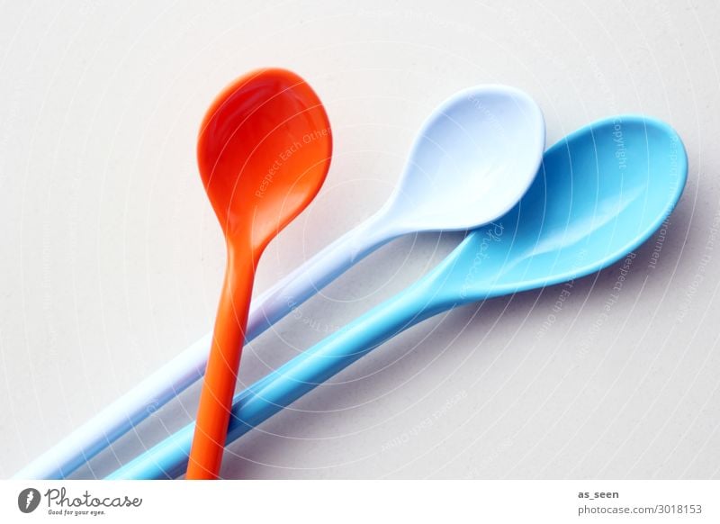 Ready for dessert Dessert Candy Nutrition Eating Cutlery Spoon Dessert spoon Lifestyle Style Harmonious Feasts & Celebrations Plastic Lie Elegant Bright