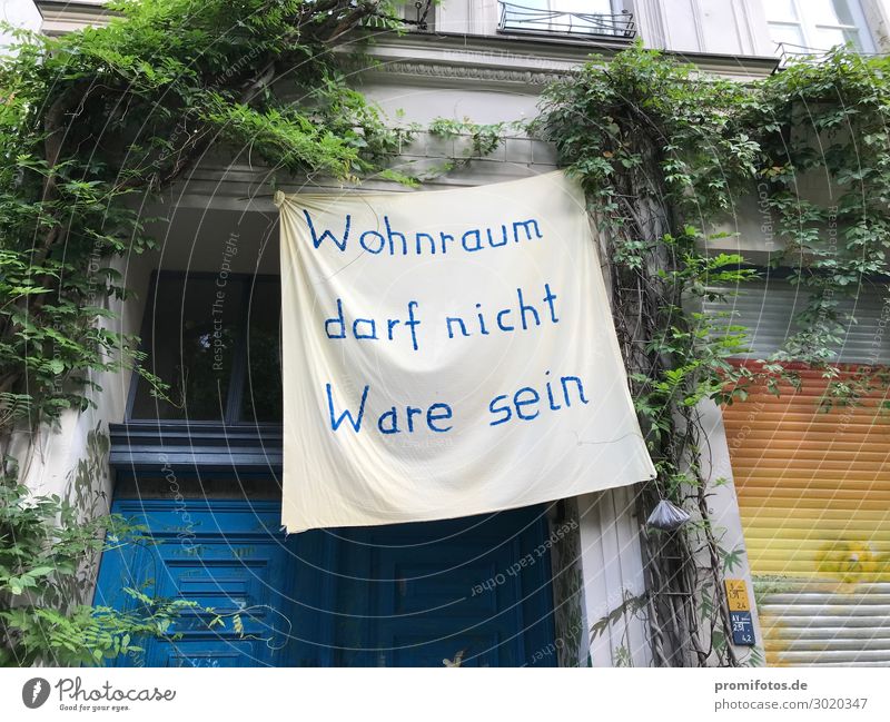 Mieterprotest: Wohnung darf keine Ware sein Vacation & Travel Tourism Adventure Living or residing Flat (apartment) House (Residential Structure) Capital city