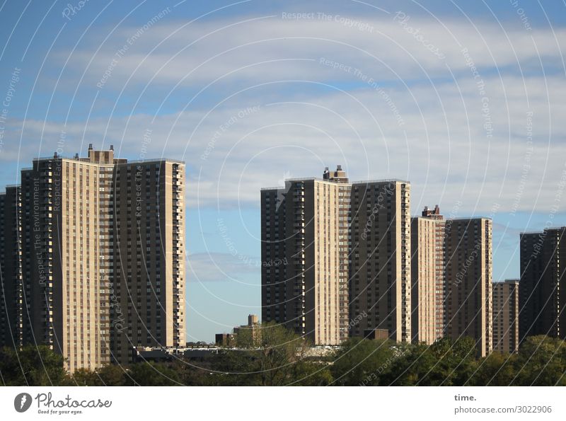 day line, bronx Sky Clouds Horizon Beautiful weather New York City Skyline High-rise Tourist Attraction Landmark Dark Together Tall Cliche Gloomy Town Truth