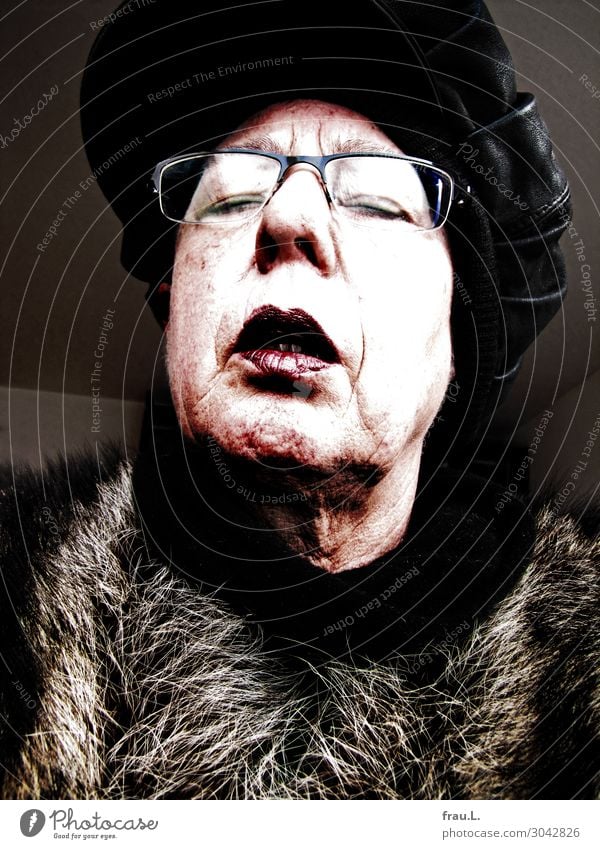 Oh dear, oh dear, oh dear ... Human being Feminine Woman Adults Female senior Face 1 60 years and older Senior citizen Pelt Eyeglasses Cap Old Dark Creepy