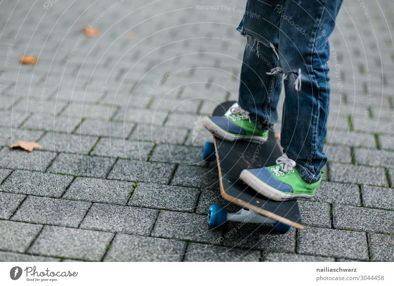 Boy on skateboard Lifestyle Joy Leisure and hobbies Skateboard Skateboarding Vacation & Travel Adventure Summer Sports Sportsperson Sporting event Human being