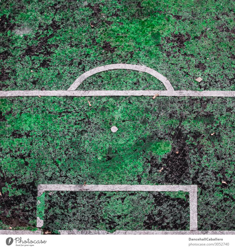 penalty kick Sports Sporting Complex Football pitch Old Sharp-edged Broken Green White Soccer Penalty kick Point Grass surface Asphalt National league