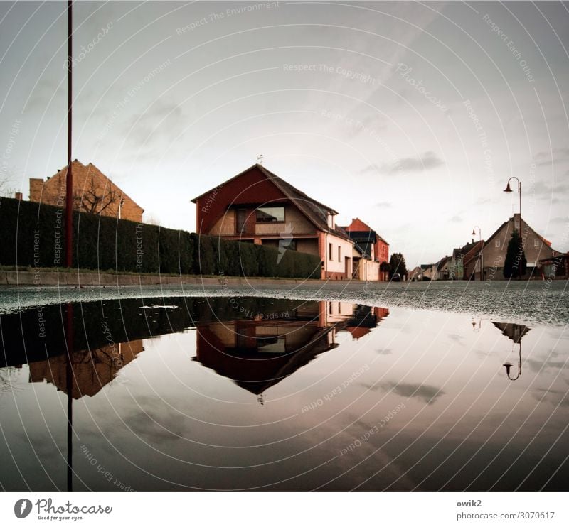 On the asphalt Teltow-Fläming district Germany Village Populated House (Residential Structure) Wall (barrier) Wall (building) Pole Lamp post Street lighting