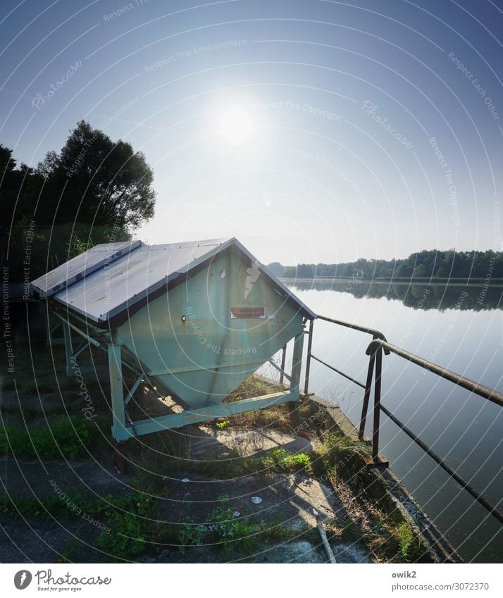 jalopy Environment Nature Landscape Air Water Cloudless sky Horizon Sun Summer Beautiful weather Tree Grass Lakeside Container Containers and vessels Tin