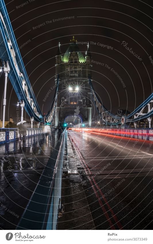 Traffic on Tower Bridge. Lifestyle Style Design Vacation & Travel Tourism Sightseeing City trip Night life Work and employment Profession Economy Logistics Art