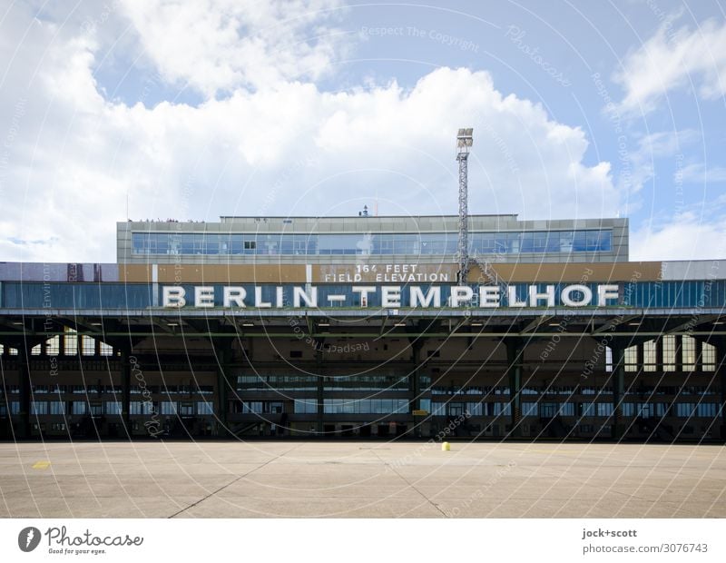 Tempelhof Airport Sightseeing Architecture Sky Clouds Airport Berlin-Tempelhof Departure lounge Tourist Attraction Airfield Famousness Sharp-edged Historic