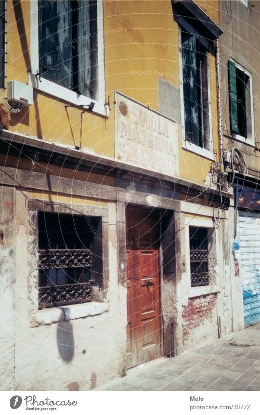 Venice III Alley House (Residential Structure) Window Europe Door architecture. house front