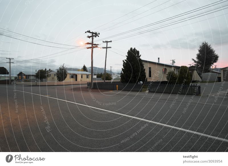 rest Small Town Outskirts Deserted House (Residential Structure) Detached house Manmade structures Building Architecture Facade Street Crossroads Calm