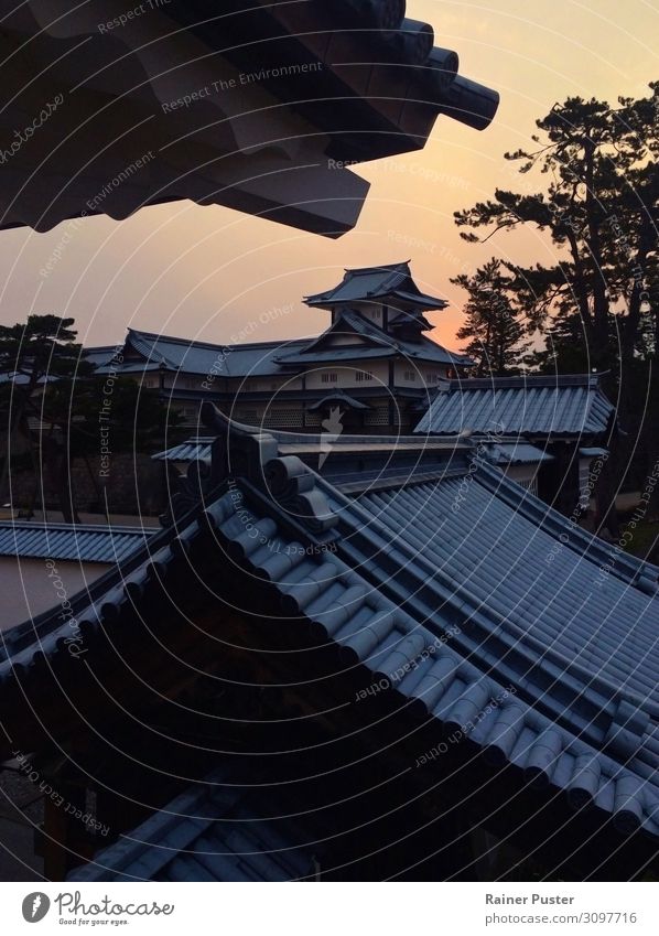 The castle in Kanazawa, Japan, at sunset Sunrise Sunset Palace Castle Tourist Attraction Landmark Calm Roof Colour photo Exterior shot Deserted Evening Twilight