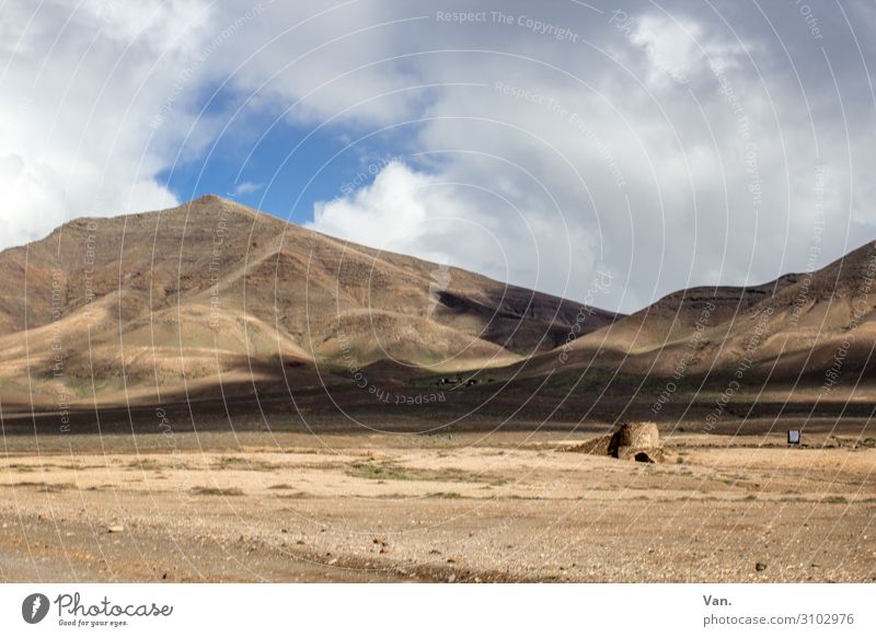 Lanzarote Vacation & Travel Far-off places Hiking Nature Landscape Earth Sky Clouds Summer Hill Mountain Dry Brown Sparse Colour photo Exterior shot Deserted