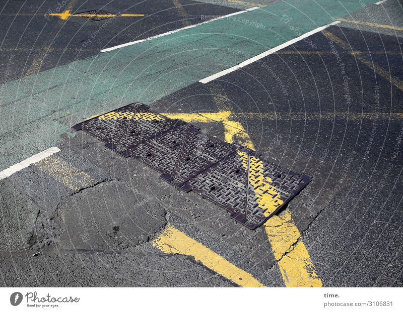 baselines (3) Baseline Street Asphalt Gray Yellow Bird's-eye view White Stripe worn-out Gully green Cycle path Tar Mathematics Design havoc