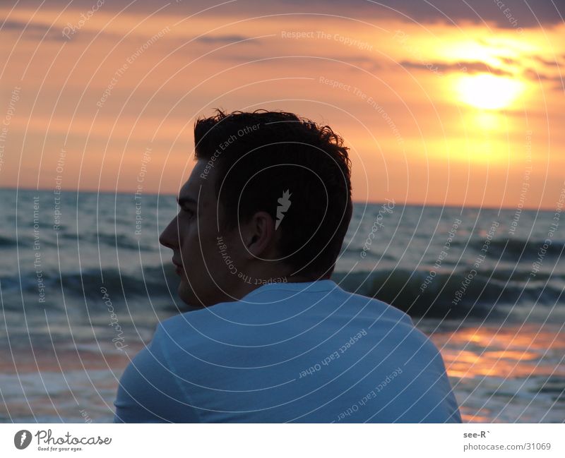 The Sun goes down Ocean Sunset Clouds Man Red sky T-shirt Reflection Water Sky