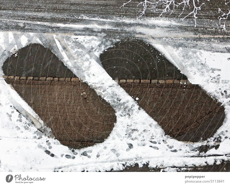 snow-free parking lots Winter Snow Living or residing Earth Climate Weather Bad weather Ice Frost Town Downtown Transport Traffic infrastructure