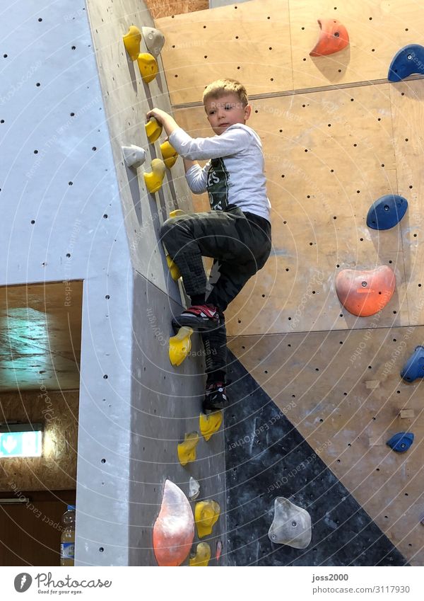 Boldern Kids Climbing Mountaineering Human being Masculine Boy (child) Body 1 3 - 8 years Child Infancy Movement Colour photo Interior shot Copy Space bottom