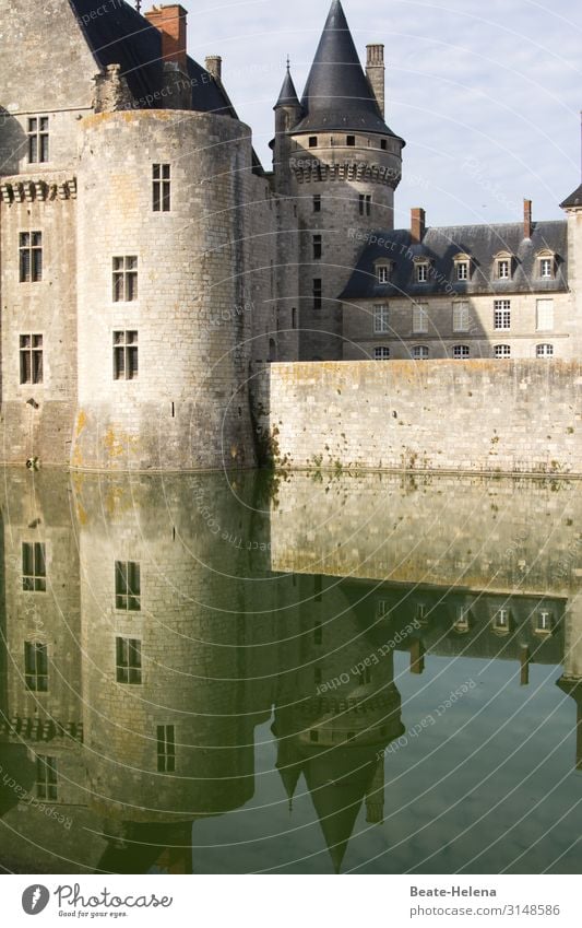 Along the Loire 10 France Lock Historic reflection Water River Tower Wall (barrier) Castle Architecture Old Building Landmark Manmade structures