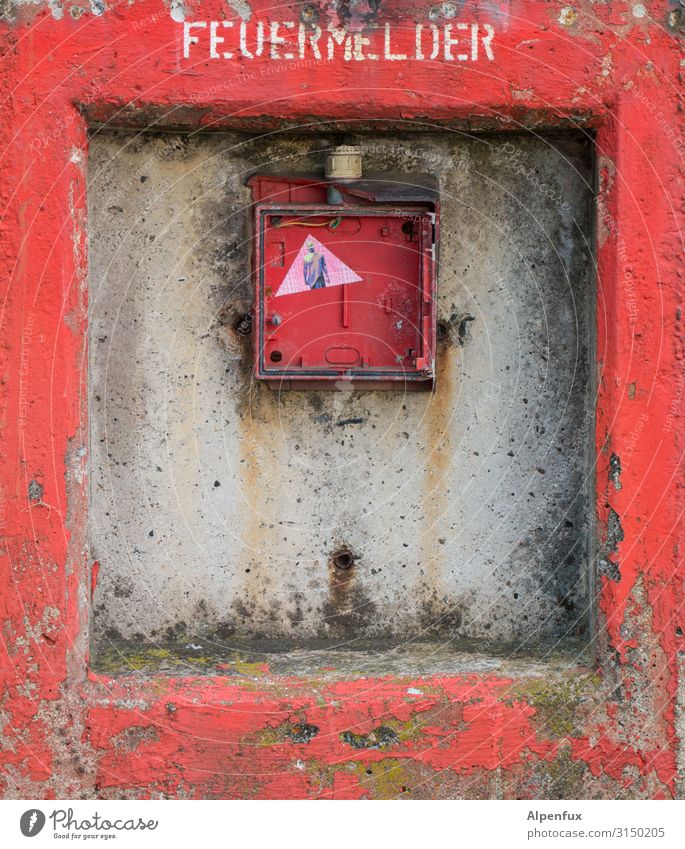 howling Fire alarm Sign Red Safety Protection Help Responsibility Watchfulness Hope Lovesickness Loneliness Exhaustion Fear Horror Fear of death Dangerous