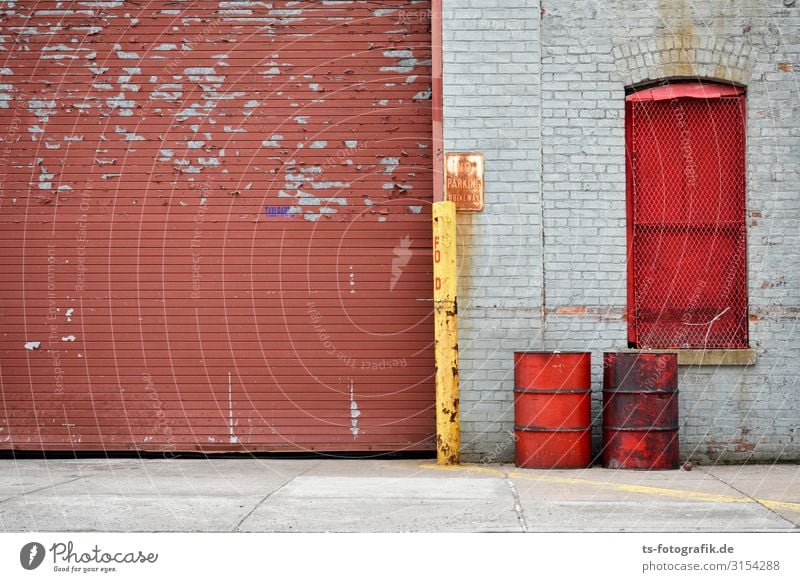 Red and brown on the East River New York City Town Port City Downtown Outskirts Deserted House (Residential Structure) Manmade structures Building