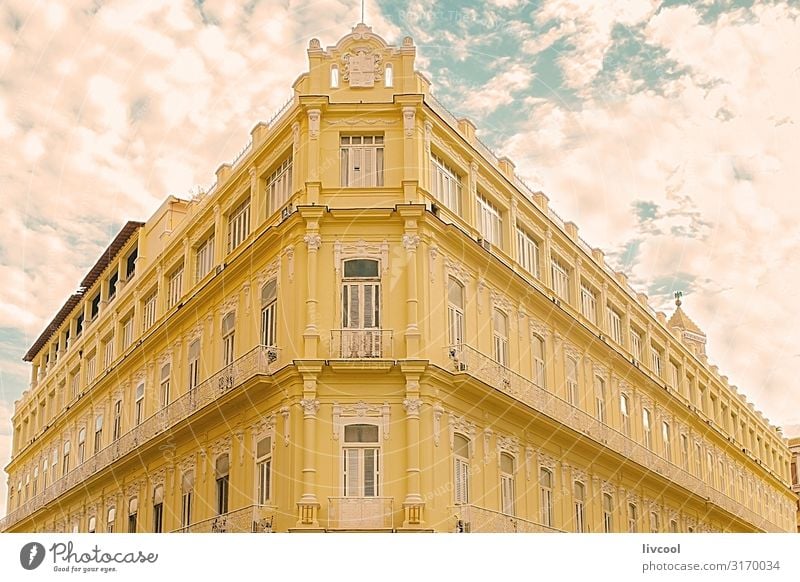 corner of downtown building, havana - cuba Lifestyle Vacation & Travel Tourism Trip Island House (Residential Structure) Decoration Art Clouds Small Town