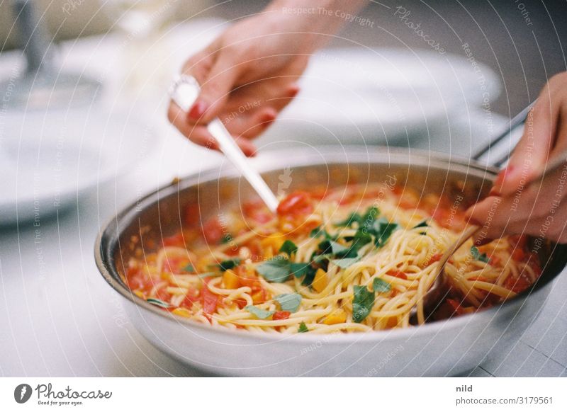 Pasta al Pomodoro Food Dough Baked goods Nutrition Dinner Organic produce Vegetarian diet Italian Food Plate Pan Cutlery Fork Spoon Hand Eating To enjoy