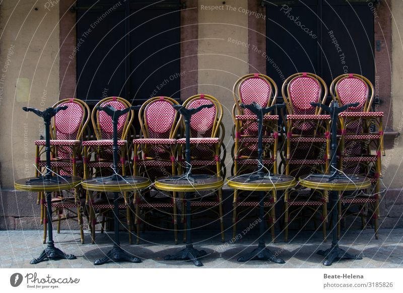 No sitting outside! Because of Corona, tables and chairs are locked away on the terrace of the bistros! corona Terrace Barred sit out forbidden Bistro tables