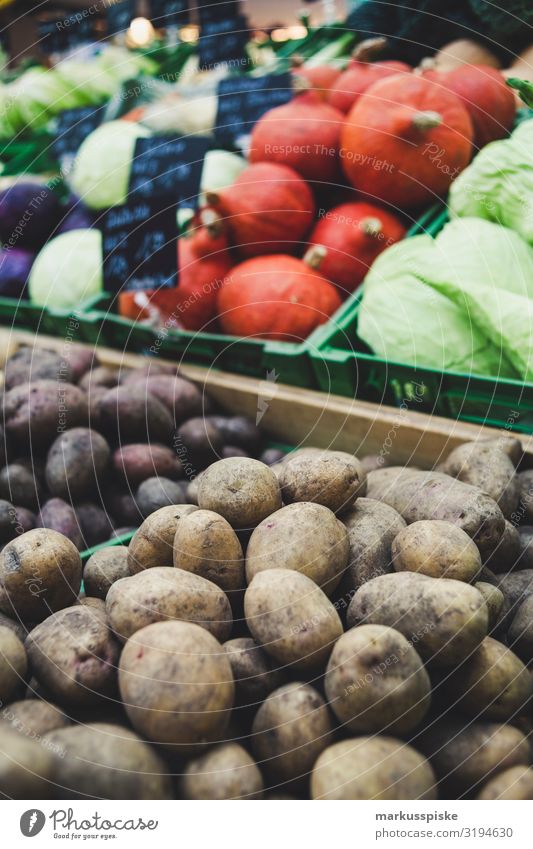 Farmer's market with organic vegetables Vegetable Pumpkin Cabbage Potatoes Markets Covered market Market stall vegetable trade Organic produce Vegetarian diet