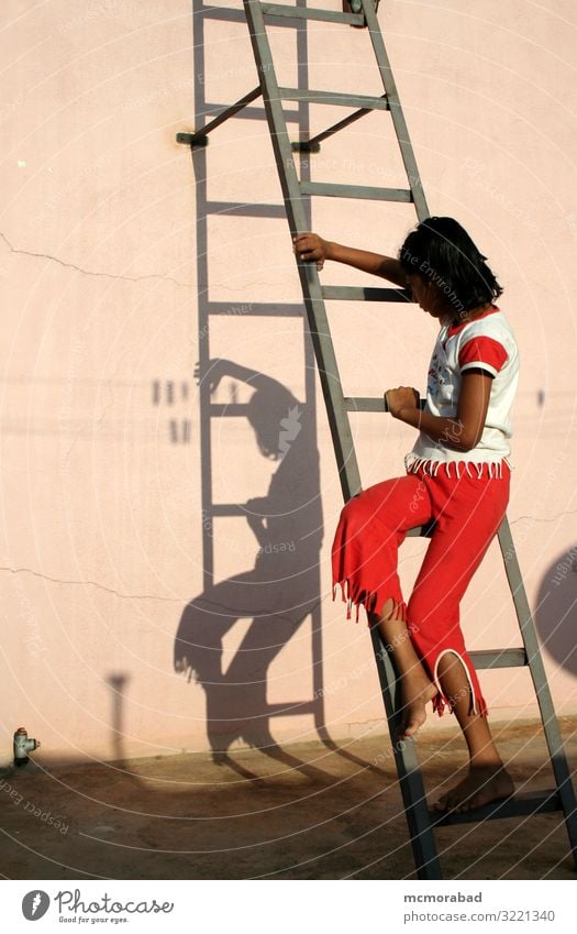 Shadow Play Joy Playing Child 1 Human being 3 - 8 years Infancy Observe Sit Red Watchfulness absorbed attentive girl lass youngster 5-10 years Indian Asian