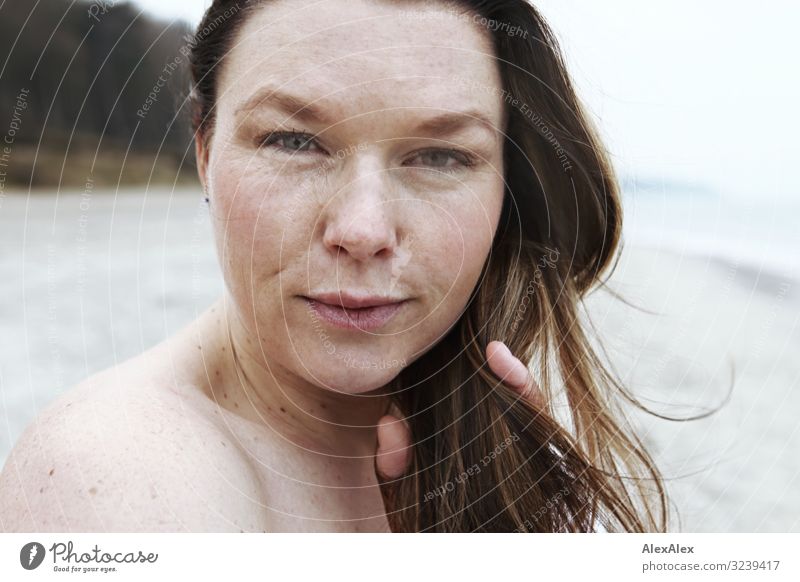 Portrait of a young woman on the beach Style Joy Beautiful Life Well-being Beach Ocean Young woman Youth (Young adults) Adults Skin Face Freckles 30 - 45 years