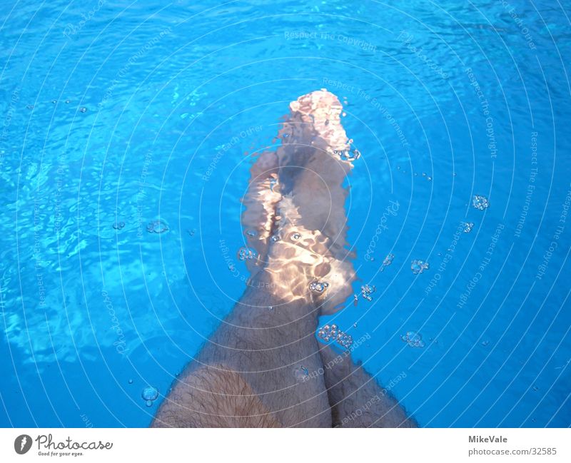 footbath Swimming pool Toes Feet Water Comfortable Hair and hairstyles Legs Swimming & Bathing Barefoot