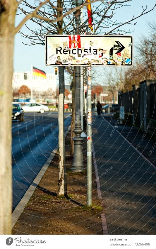 To the Reichstag to the right Architecture Berlin Germany Capital city Parliament Government Seat of government Spree Spreebogen Signs and labeling Road marking