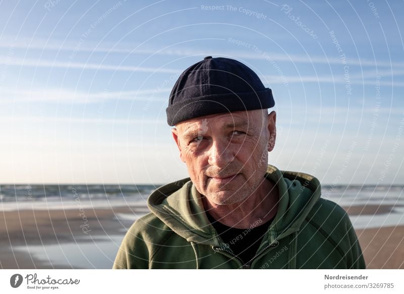 the old man and the sea Man Adults Head Nature Senior citizen 60 years and older 1 Sky Sun Summer Ocean Baltic Sea North Sea Beautiful weather cap Observe