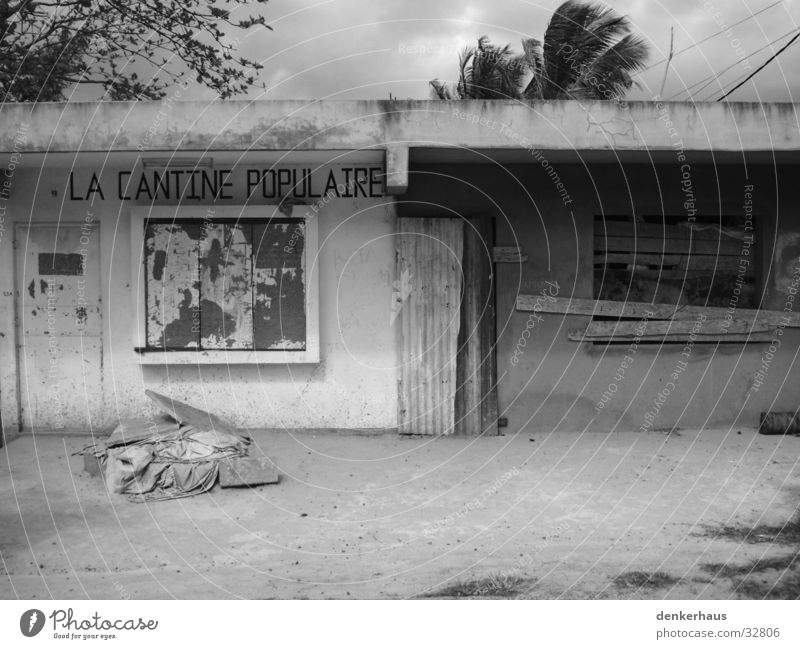 la cantine populaire House (Residential Structure) Dismantling Gray Tumbledown Architecture Dining hall Old Loneliness Room Arm