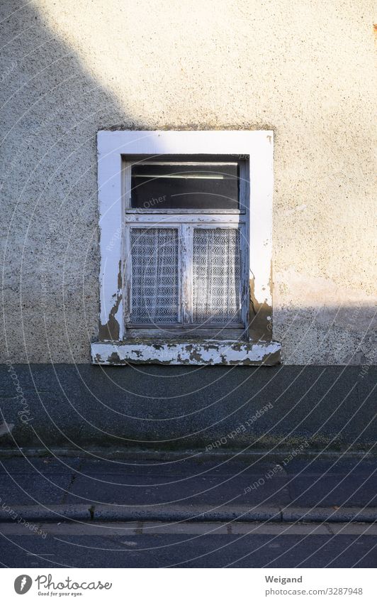 windows Living or residing House (Residential Structure) Window Trashy Gloomy Nostalgia Former Shadow Colour photo Exterior shot Copy Space top