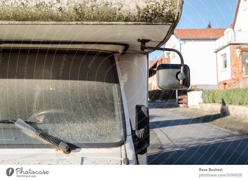 The old motorhome Environment Plant Sand Moss Lichen Means of transport Street Mobile home Vacation & Travel Living or residing Colour photo Exterior shot