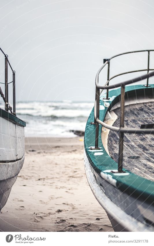 rail Vacation & Travel Tourism Beach Ocean Sand Water Coast North Sea Navigation Fishing boat Old Retro Gray Green Nostalgia Railing Wood Watercraft