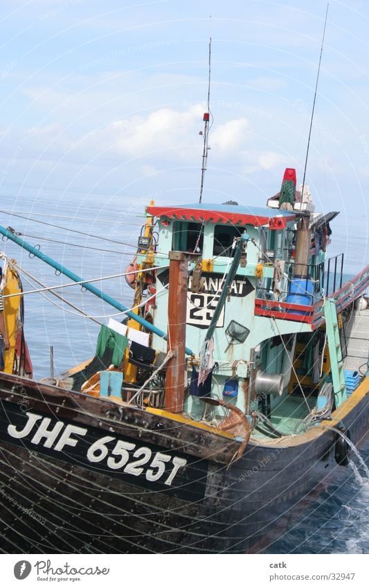 fishing boat Fishing (Angle) Fisherman Coast Ocean Malaya Navigation Fishing boat Watercraft Work and employment Catch Old Pulau Tioman Motor barge Colour photo