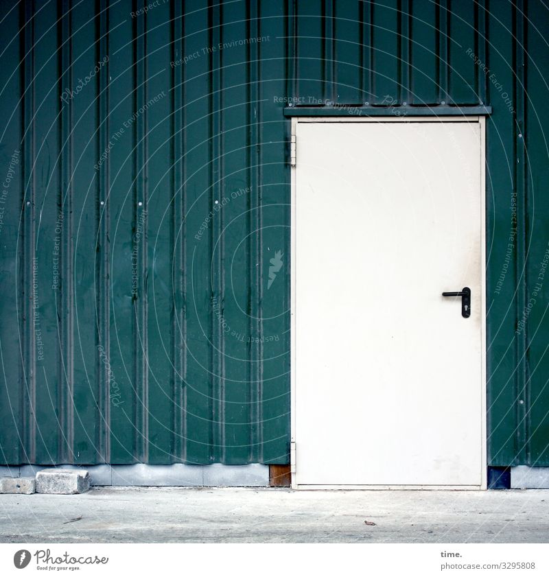 Entrees (XIV) Places Farm Barn Warehouse Corrugated iron wall Wall (barrier) Wall (building) Door Concrete Metal Line Stripe Simple Firm Green White Endurance