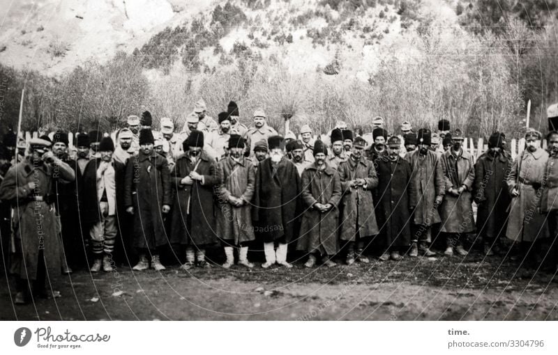 Contemporary History | Prisoners of War 1916 captives men Weapons Stand group captivity belligerent first world war Romania Siebenbürgen Coat Hat Cap Fate