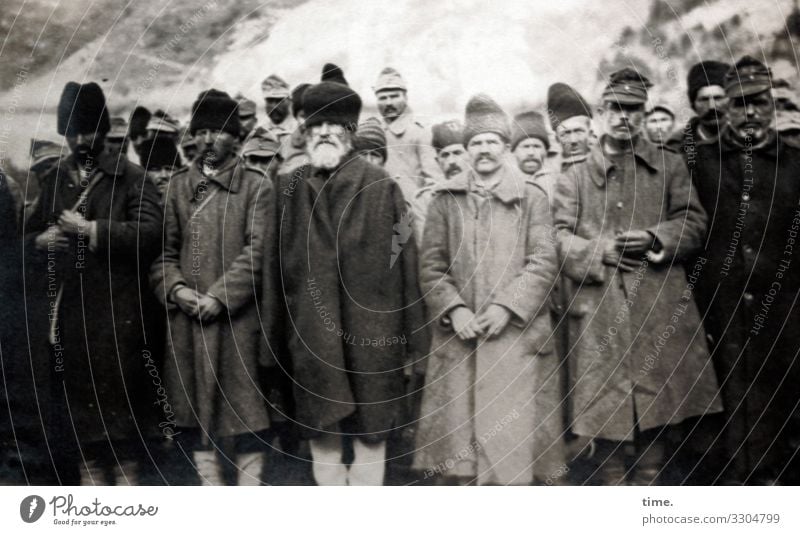 Contemporary History | Prisoners of War 1916 captives men Weapons Stand group captivity belligerent first world war Romania Siebenbürgen Coat Hat Cap Fate