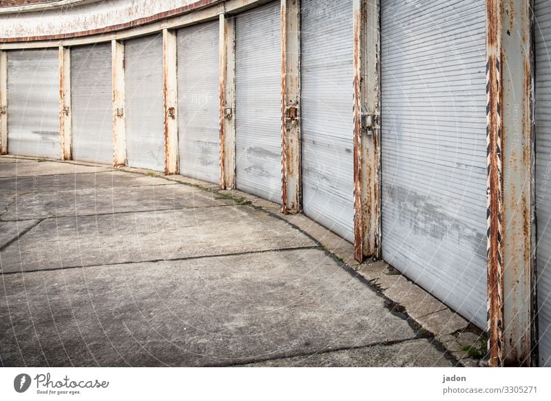 curved space. Logistics House (Residential Structure) Gate Manmade structures Building Architecture Wall (barrier) Wall (building) Old Historic Decline Past