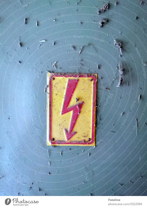 lightning bolt Metal Sign Signs and labeling Signage Warning sign Arrow Dirty Near Yellow Gray Red Danger High Voltage Electricity Tin Tin plate sign