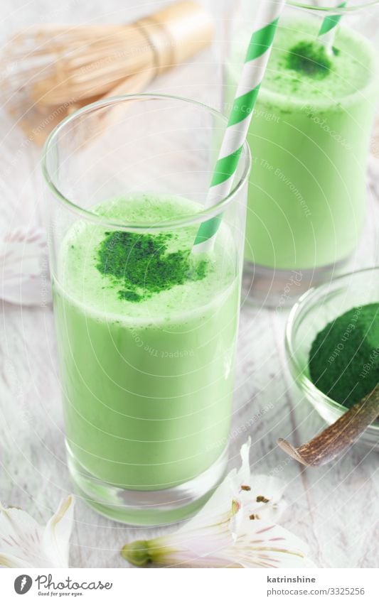 Green matcha milk Nutrition Breakfast Vegetarian diet Beverage Coffee Tea Natural White green matcha foam Froth latte Beater Powder drink antioxidant food