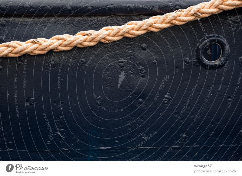 rope shaft | black side with rope Maritime Watercraft Exterior shot Deserted Day Navigation Rope Dew Linen Colour photo Detail Subdued colour Fishing boat